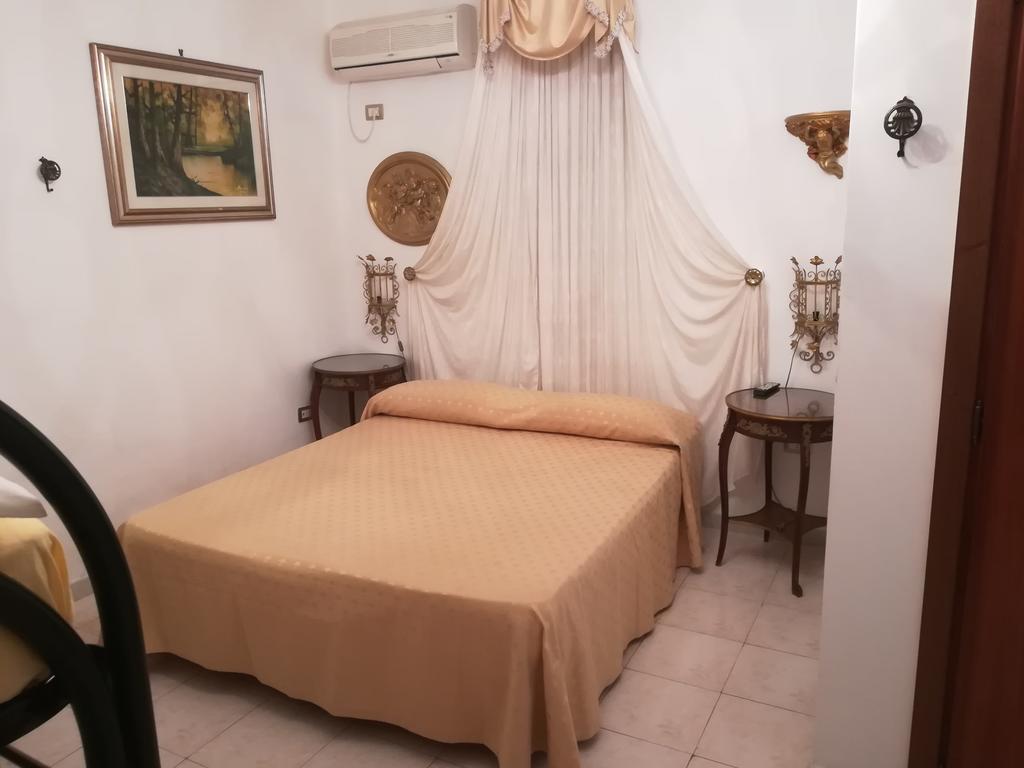 Bed And Breakfast Elisabetta Civitavecchia Exterior foto