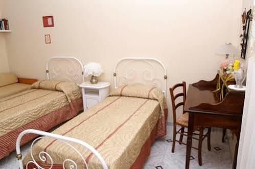 Bed And Breakfast Elisabetta Civitavecchia Exterior foto